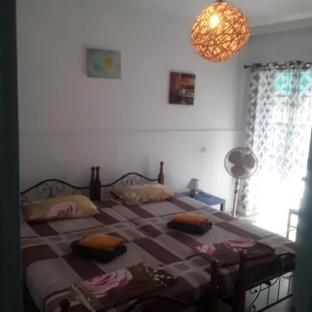 Orange Apartment *